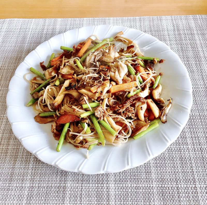 牛肉とニンニクの芽ときのこのスタミナ焼きビーフン