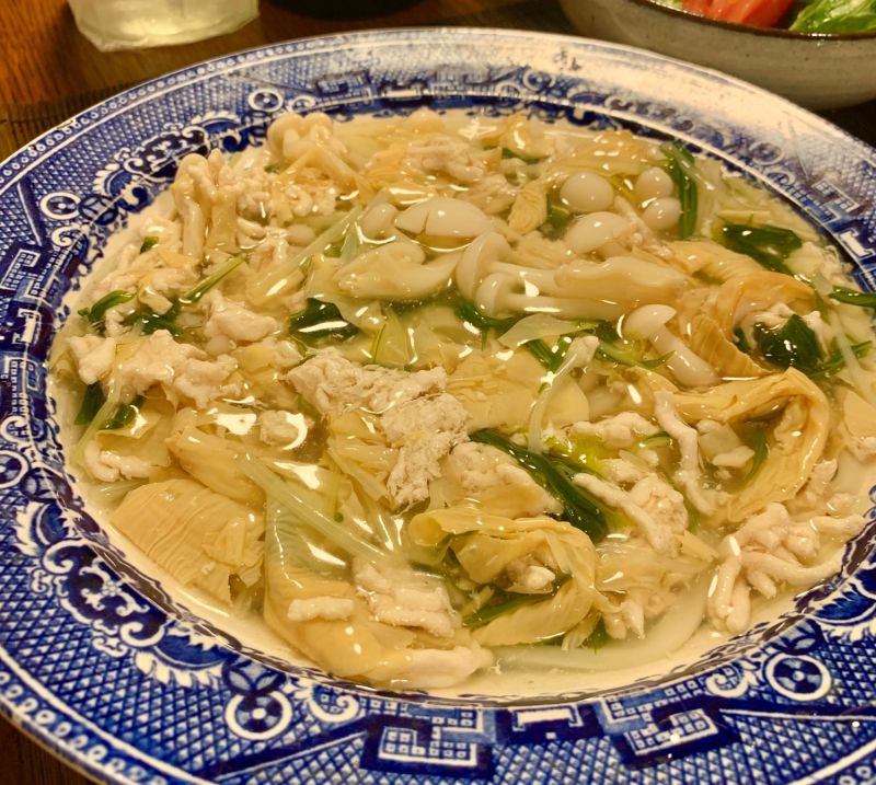 きのこたっぷり、冷やし湯葉鶏餡かけうどん