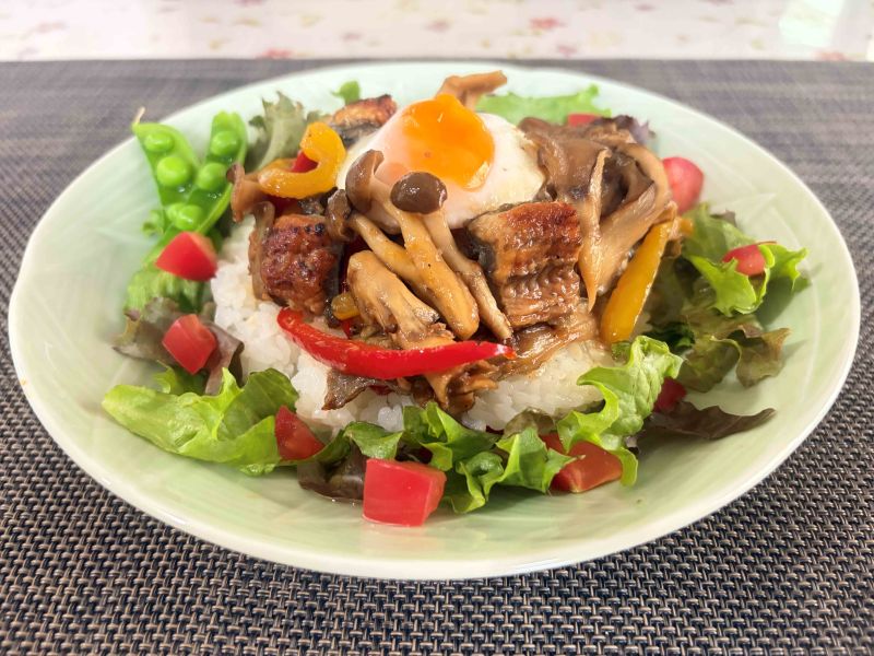 栄養満点！キノコと鰻のワンプレート蒲焼ライス♪