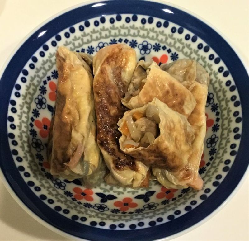 きのこと豚肉の湯葉巻き甘辛煮
