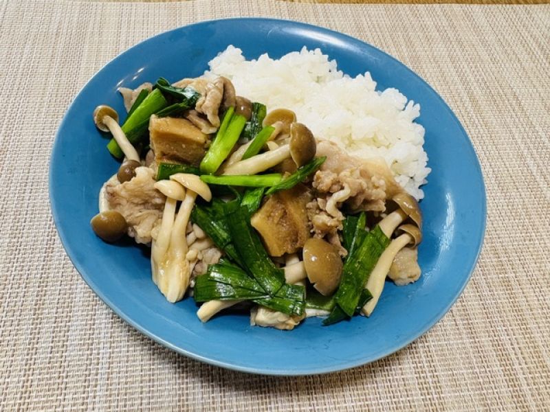 レンジで楽チン！スタミナきのこ丼