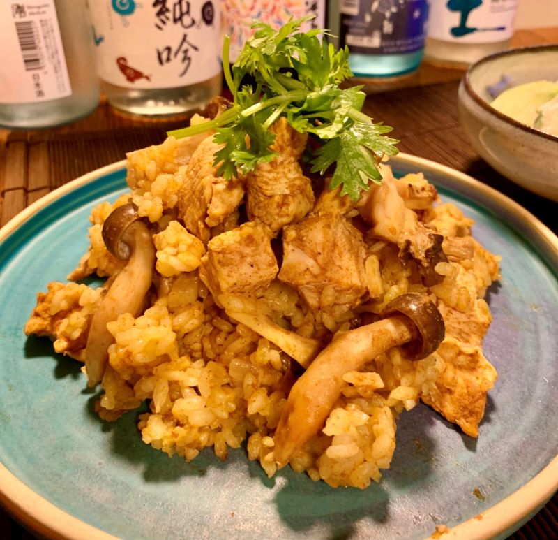 火を使わず炊飯器で、きのこたっぷりチキンビリヤニ
