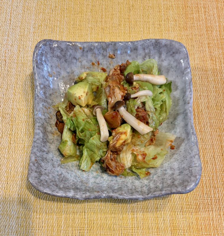 牡蠣キムチとレタス、しめじの夏の和物