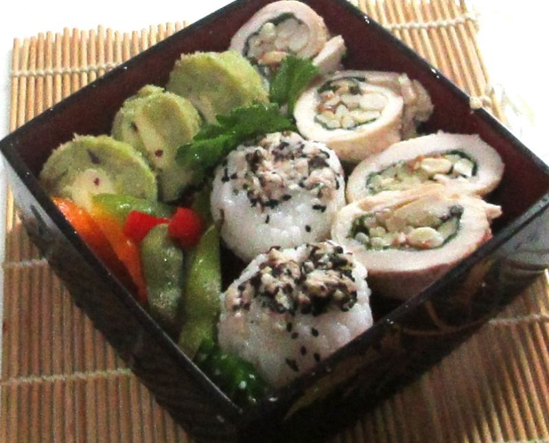 きのこのレンチン蒸し巻きとどんこふりかけおにぎり弁当