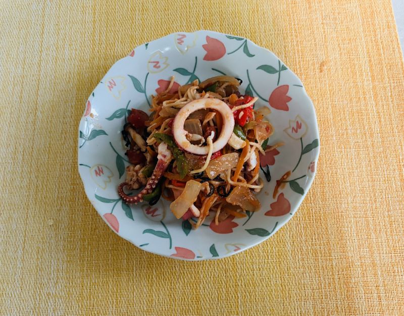 きのことイカのトマトソースパスタ