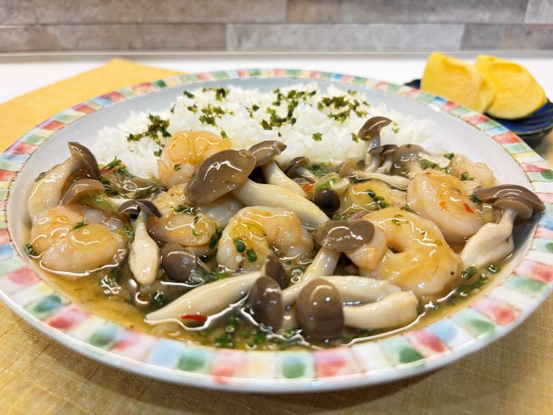 ブナシメジと海老と秋薬味のヘルシーあんかけご飯♪