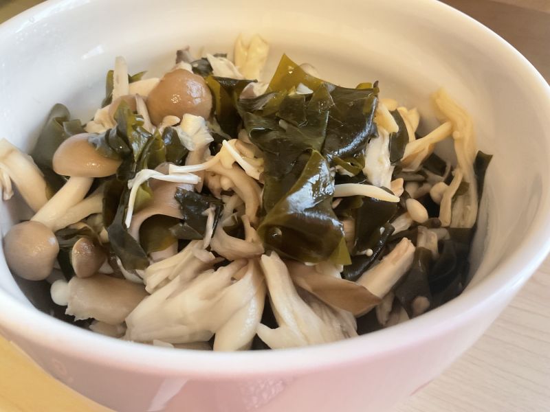 キノコとワカメのさっぱり和え