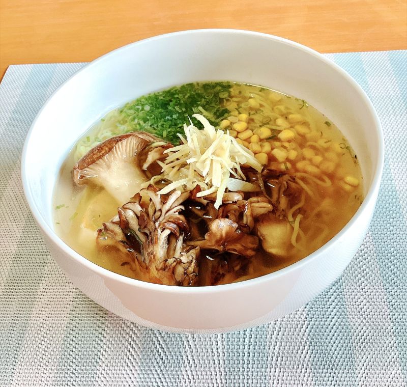 舞茸とエリンギの生姜塩ラーメン