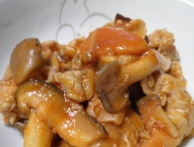 どっさりキノコのケチャップ炒め