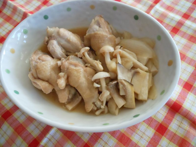きのこと手羽元の醤油麹煮