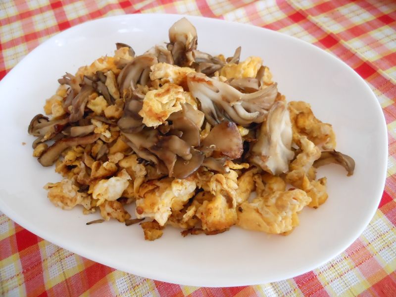 マイタケの醤油麹炒め