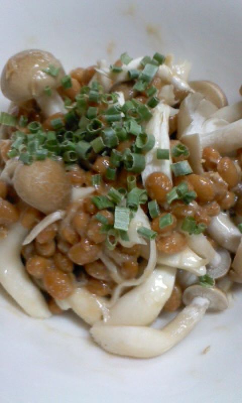 納豆とブナシメジの簡単丼