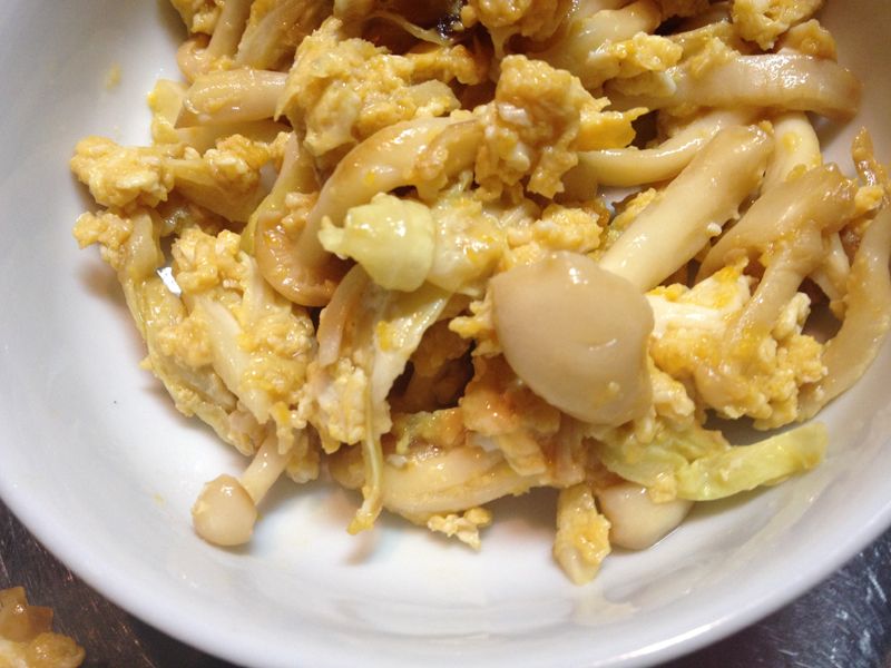 きのことキャベツのあま～い卵とじ