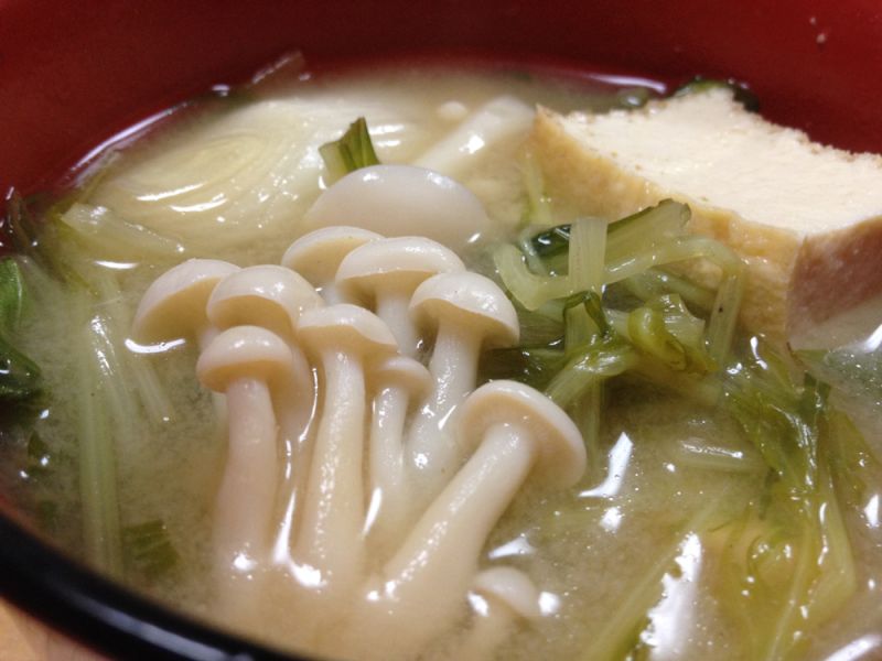 きのこと厚揚げのみそ汁
