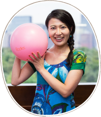 齊藤さんも仕事中に愛用手のひらサイズのバランスボール