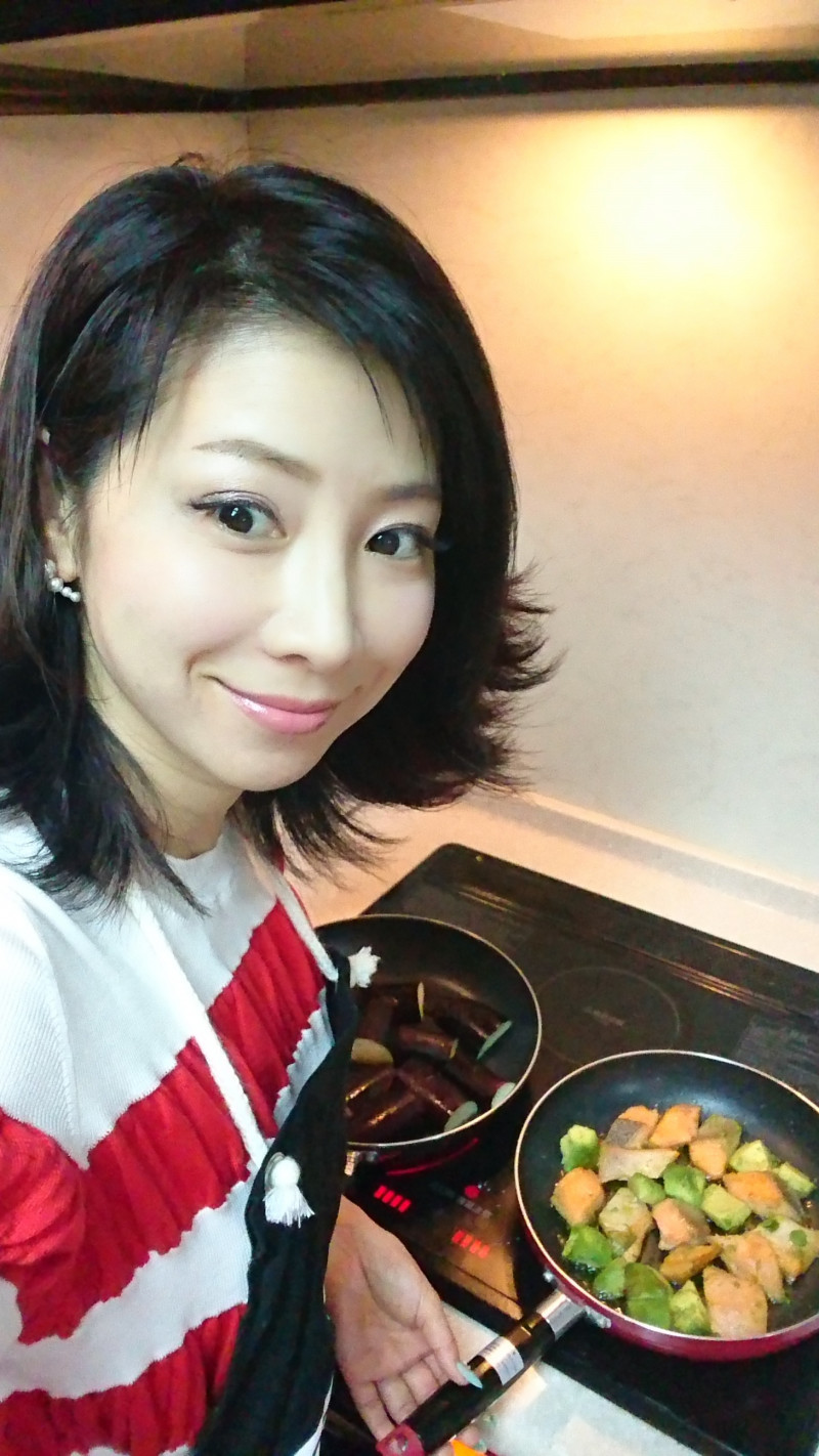奇跡の40代 水谷雅子さんに聞く 秋に向けて いますぐ始める 美人ケア きのこらぼ きのこで菌活