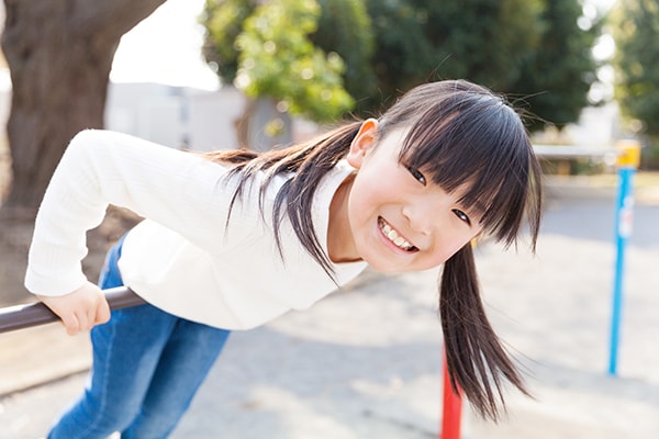 鉄棒少女