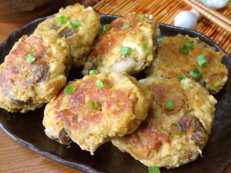 お豆としめじのカレー味噌マヨバーグ