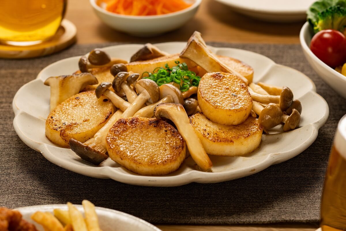 きのこと長芋のバターしょう油炒め