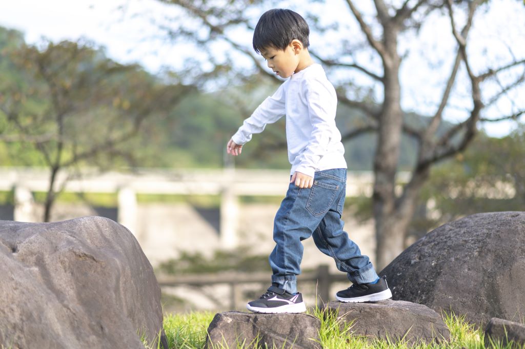 子どもの運動能力のカギ“予測能力”の重要性とは？発達を促す遊びと共にご紹介