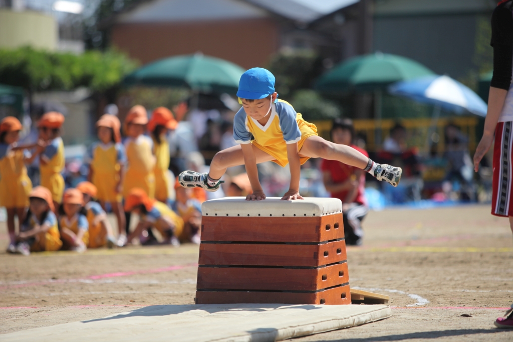 ジャンプやボール投げ上達のカギは“動作中の姿勢”!運動がもっと好きになる体幹トレーニング