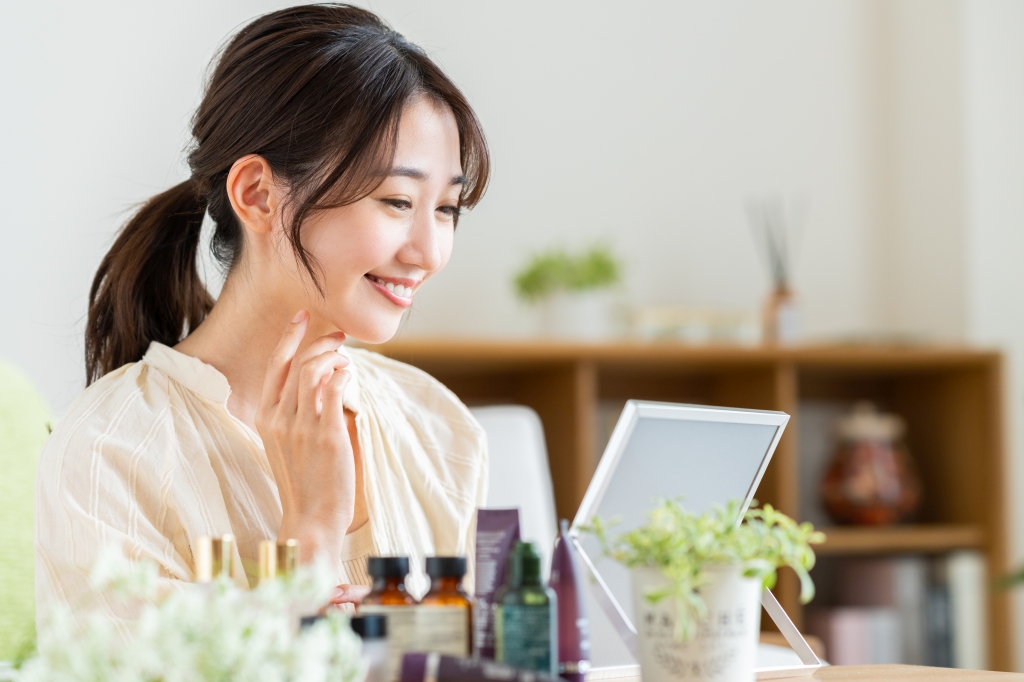 冬の乾燥ダメージをリセット!肺・血の巡りを整えて春の“つや肌”を叶えるツボ4選