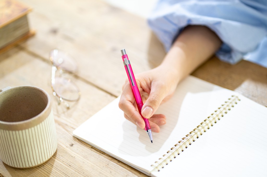 今なお文房具が人気の理由とは？春のスタートを彩る最新文房具の魅力と日記習慣のヒント