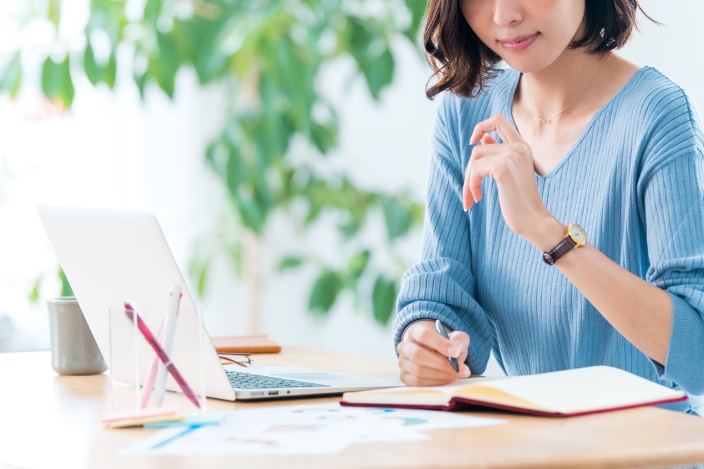 手帳の活用でゆとりある新生活を。手帳が生み出す時間術と種類別の特徴をご紹介