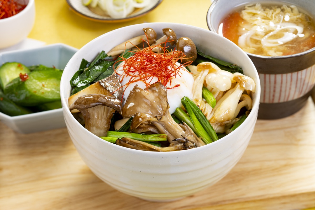 きのニラスタミナ丼