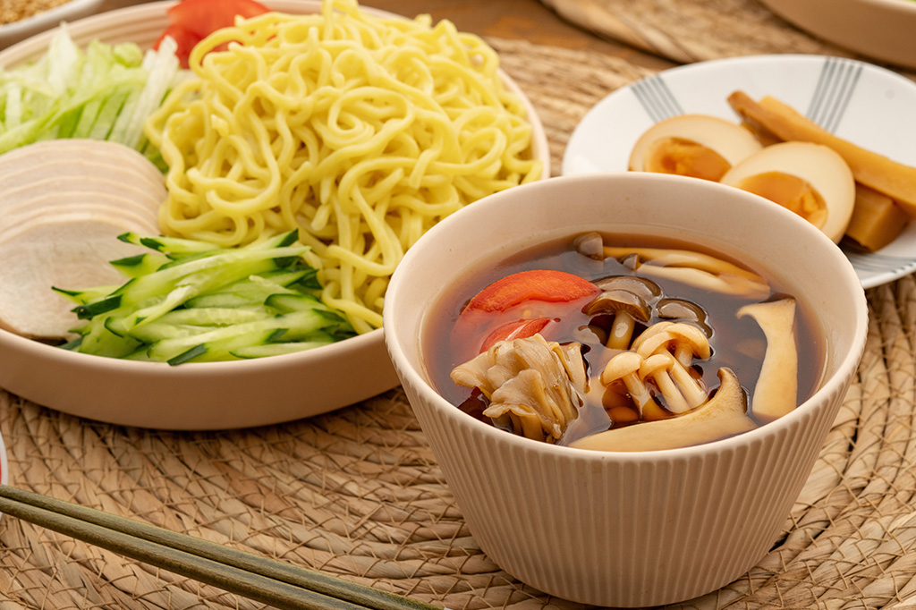 きのこと夏野菜のさっぱりつけ麺