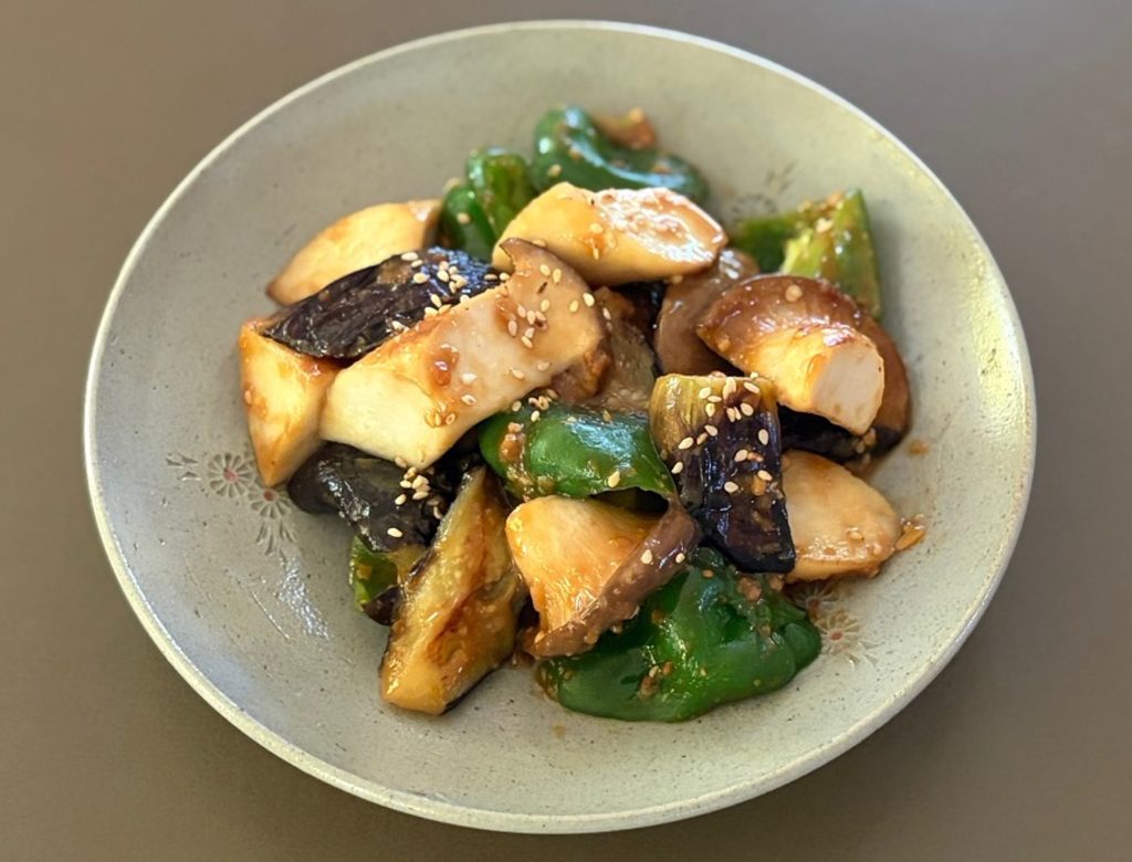 きのこを料理するときの「切り方」のポイントと「食感」の違い