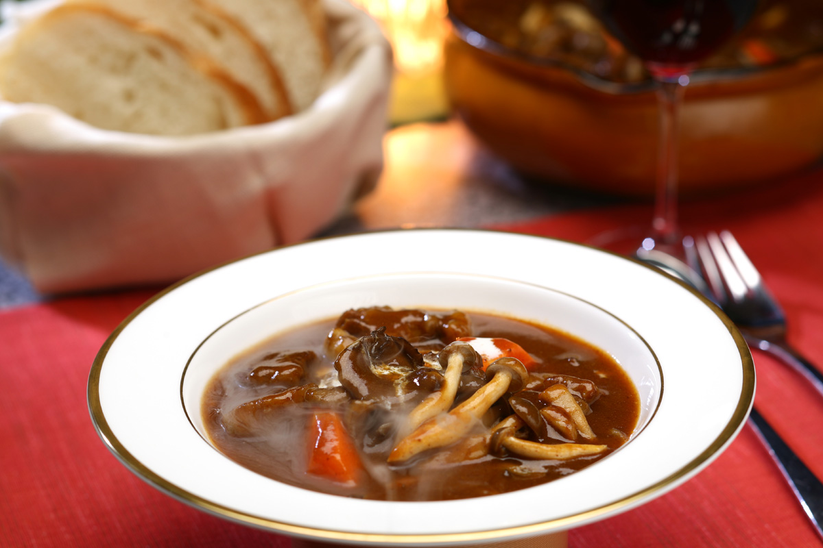 あったかきのこのビーフシチュー