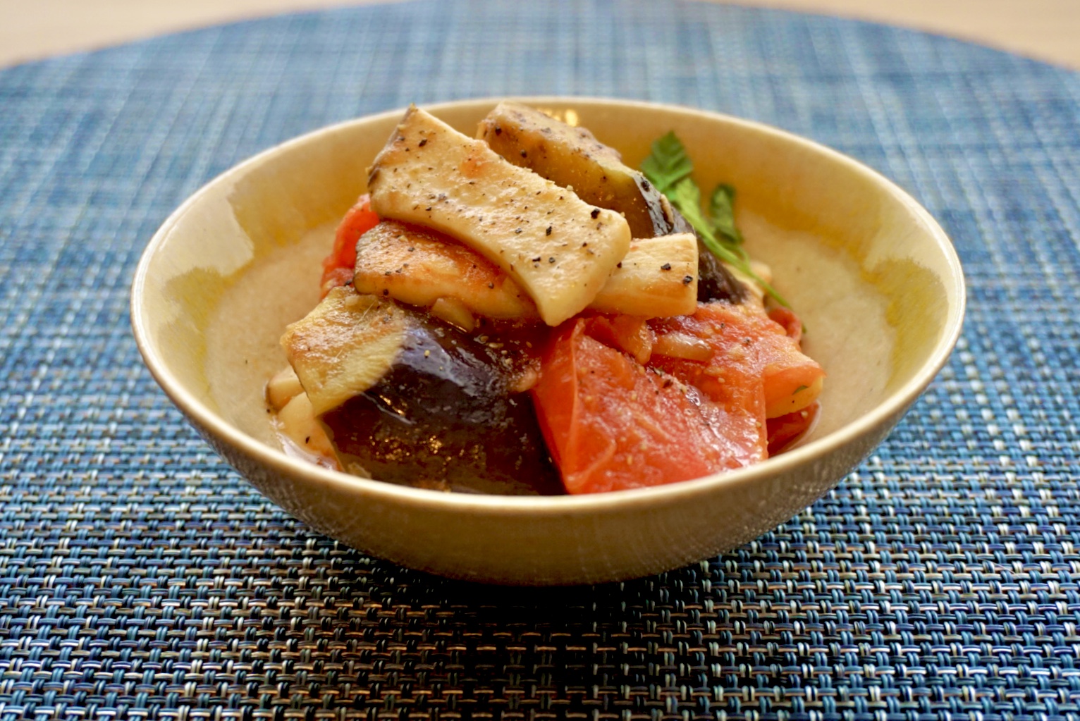エリンギとトマトの超簡単さっぱり和え