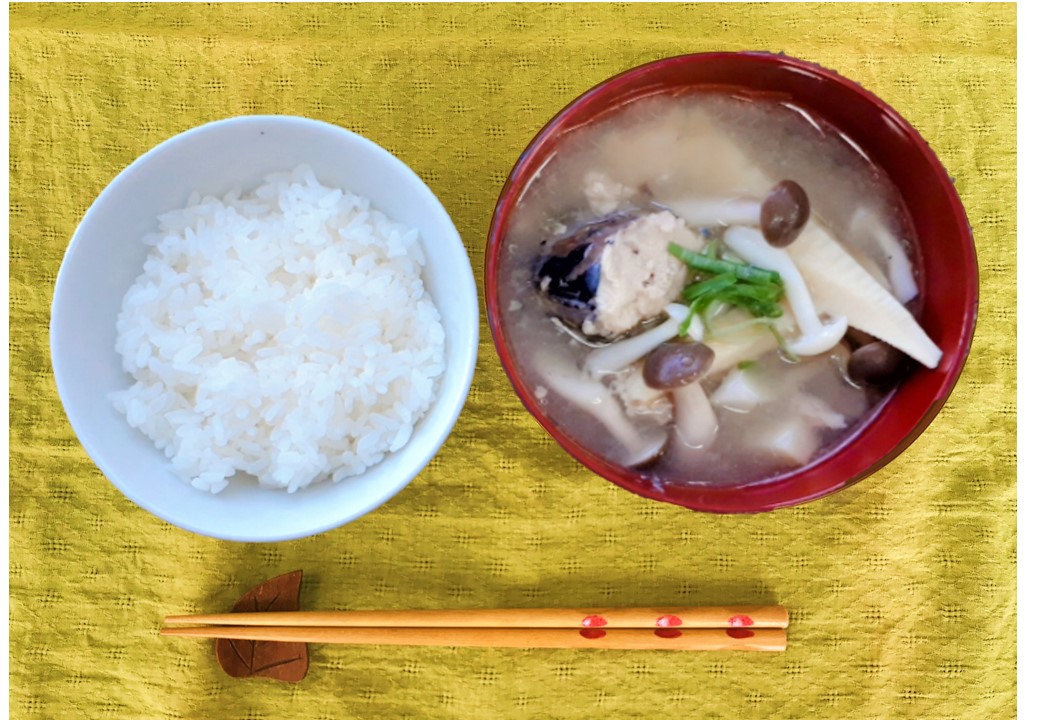出汁いらず！きのことさば缶の味噌汁