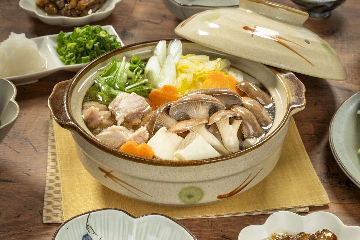 心もからだもあたたまる！霜降りひらたけの寄せ鍋