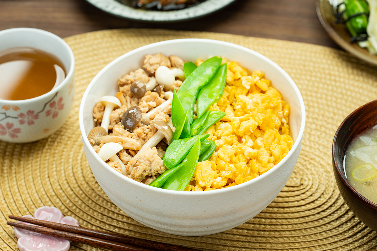 きのこの甘辛そぼろ丼