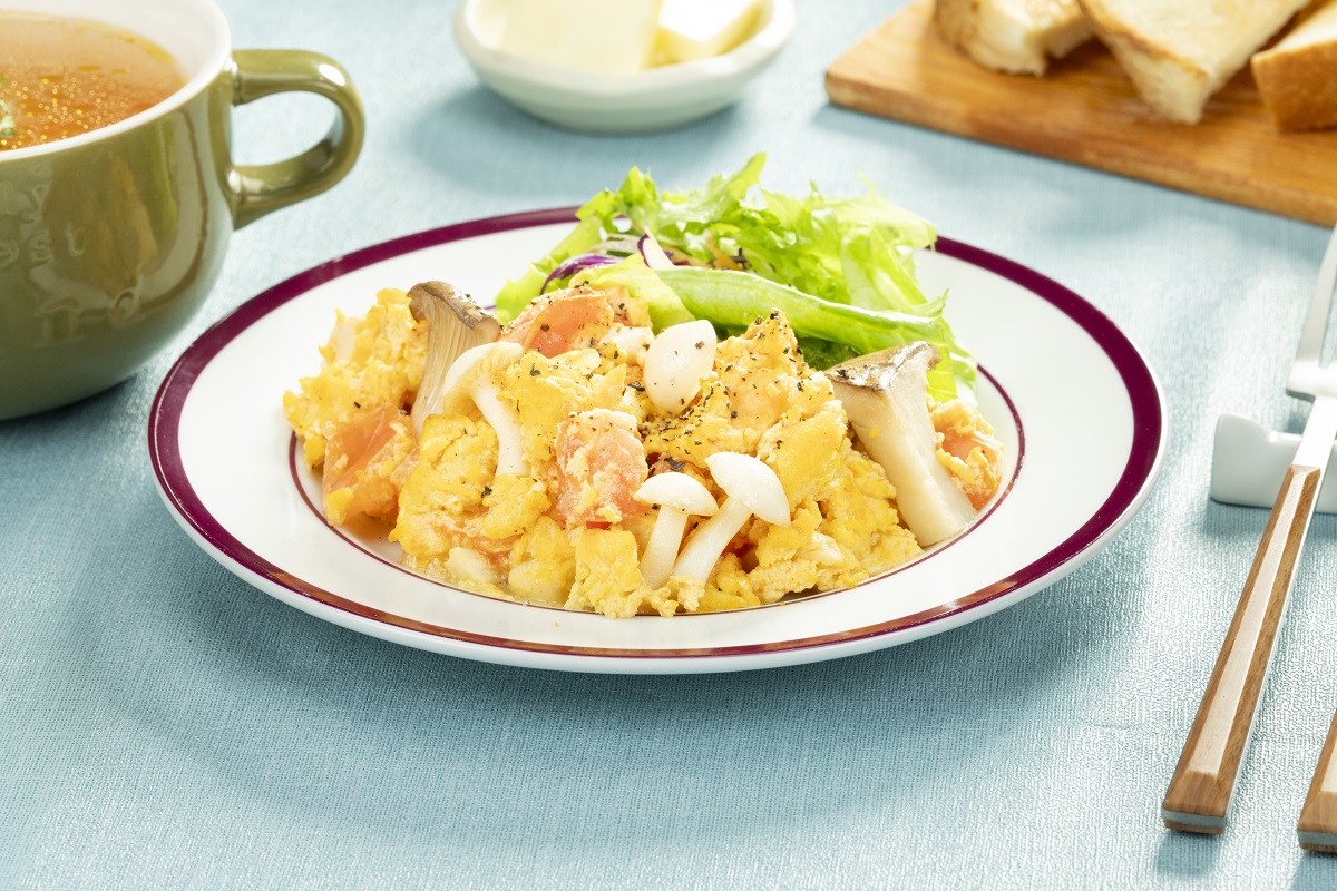 きのことトマトのマヨたま炒め