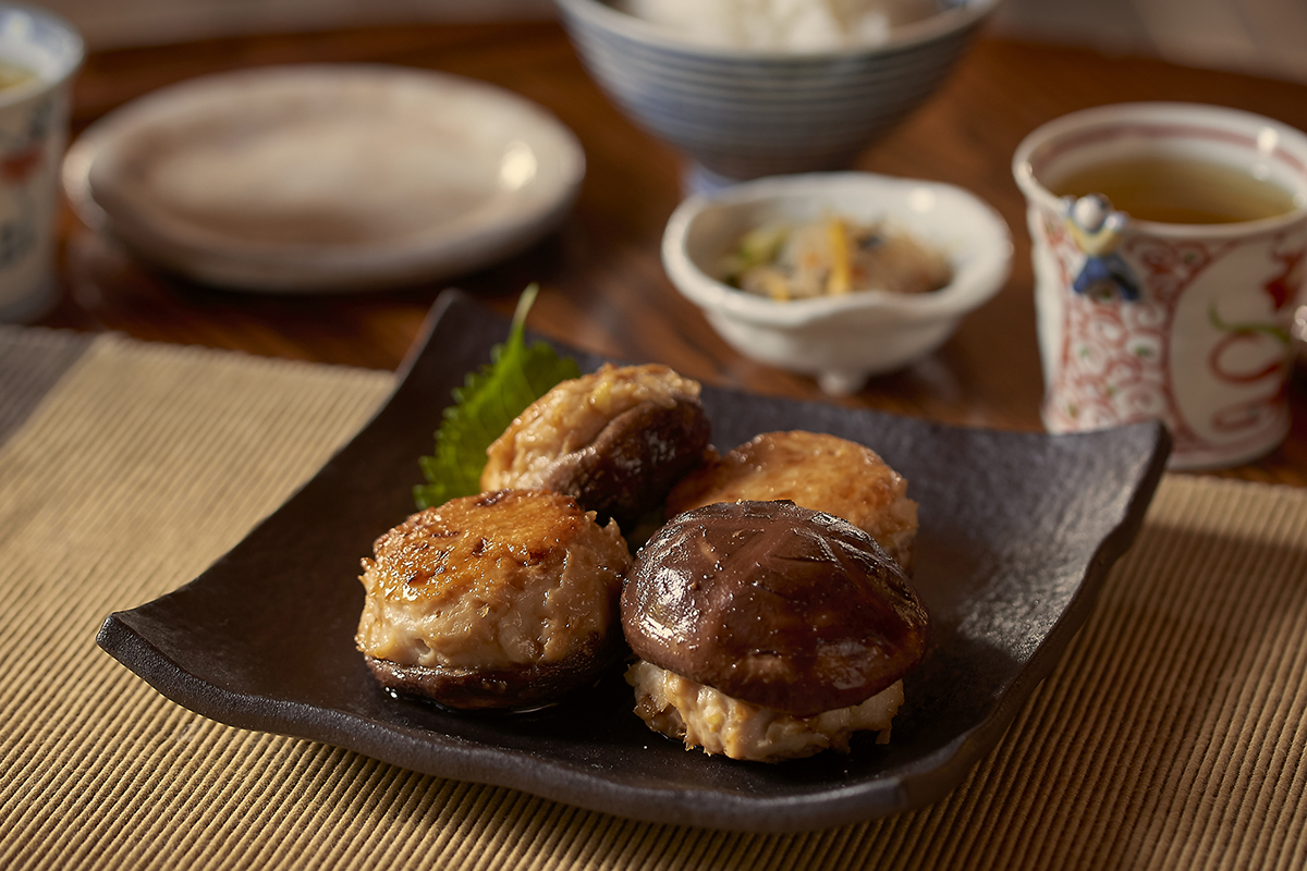 霜降りひらたけと海老の塩炒め