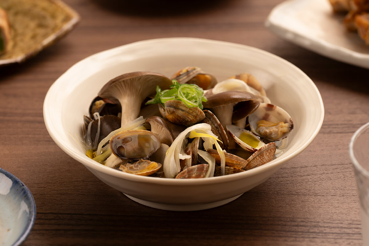 霜降りひらたけと浅利のねぎ蒸し