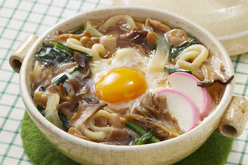 きのこたっぷり煮込みうどん