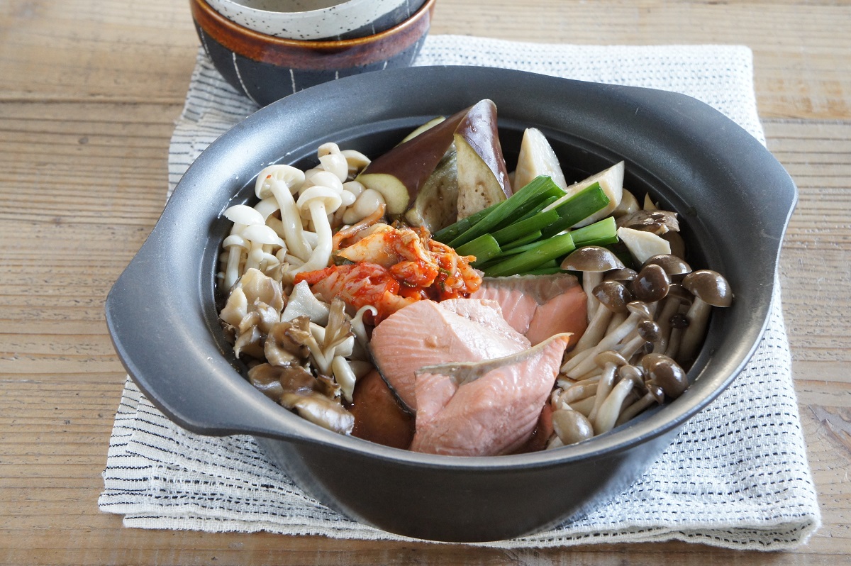 鮭とキムチのきのこ鍋