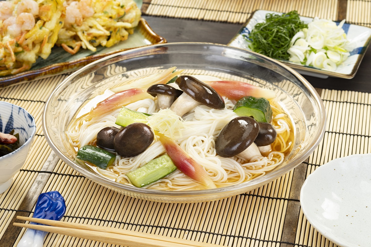 霜降りひらたけの冷やしそうめん