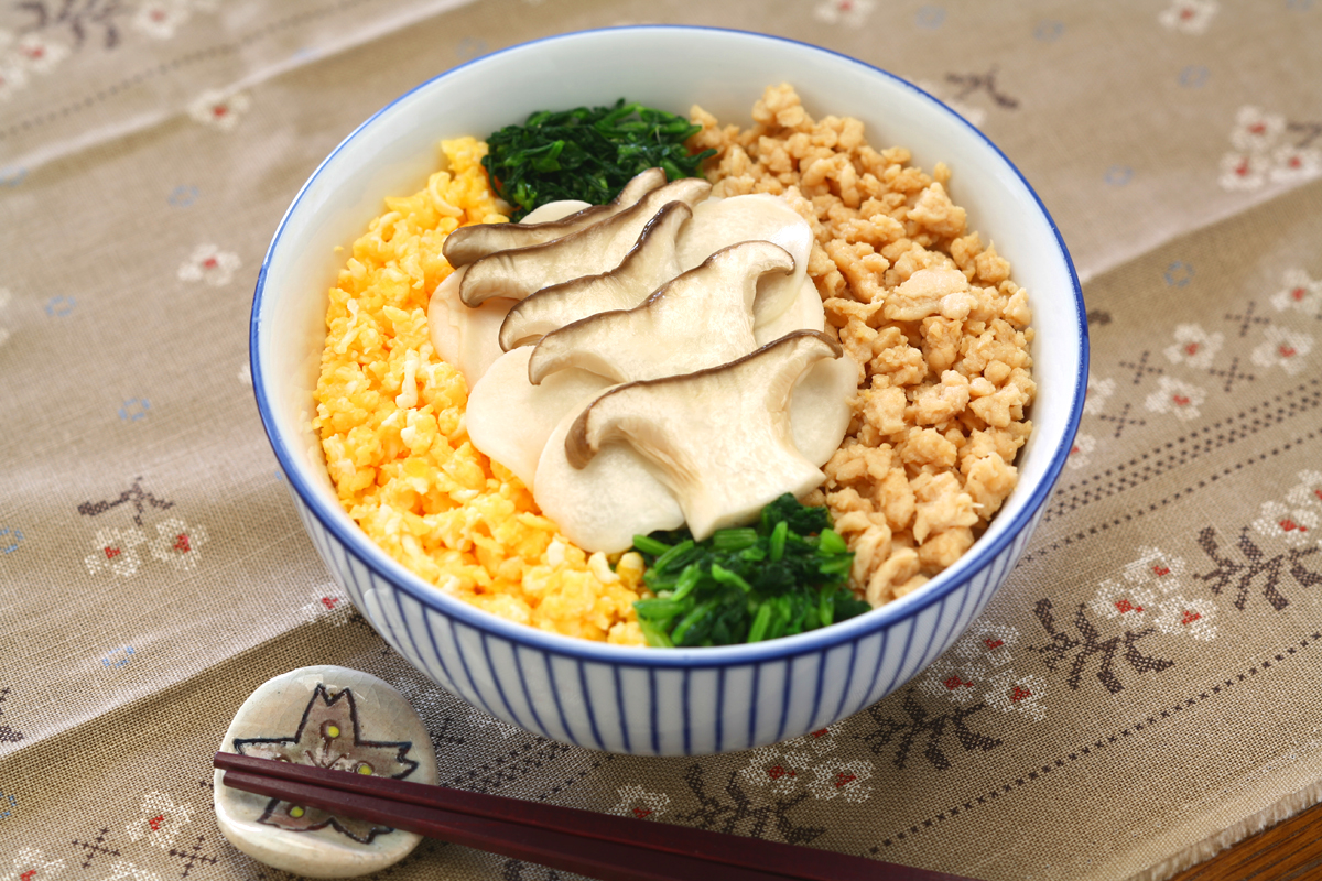 エリンギの鶏そぼろ丼