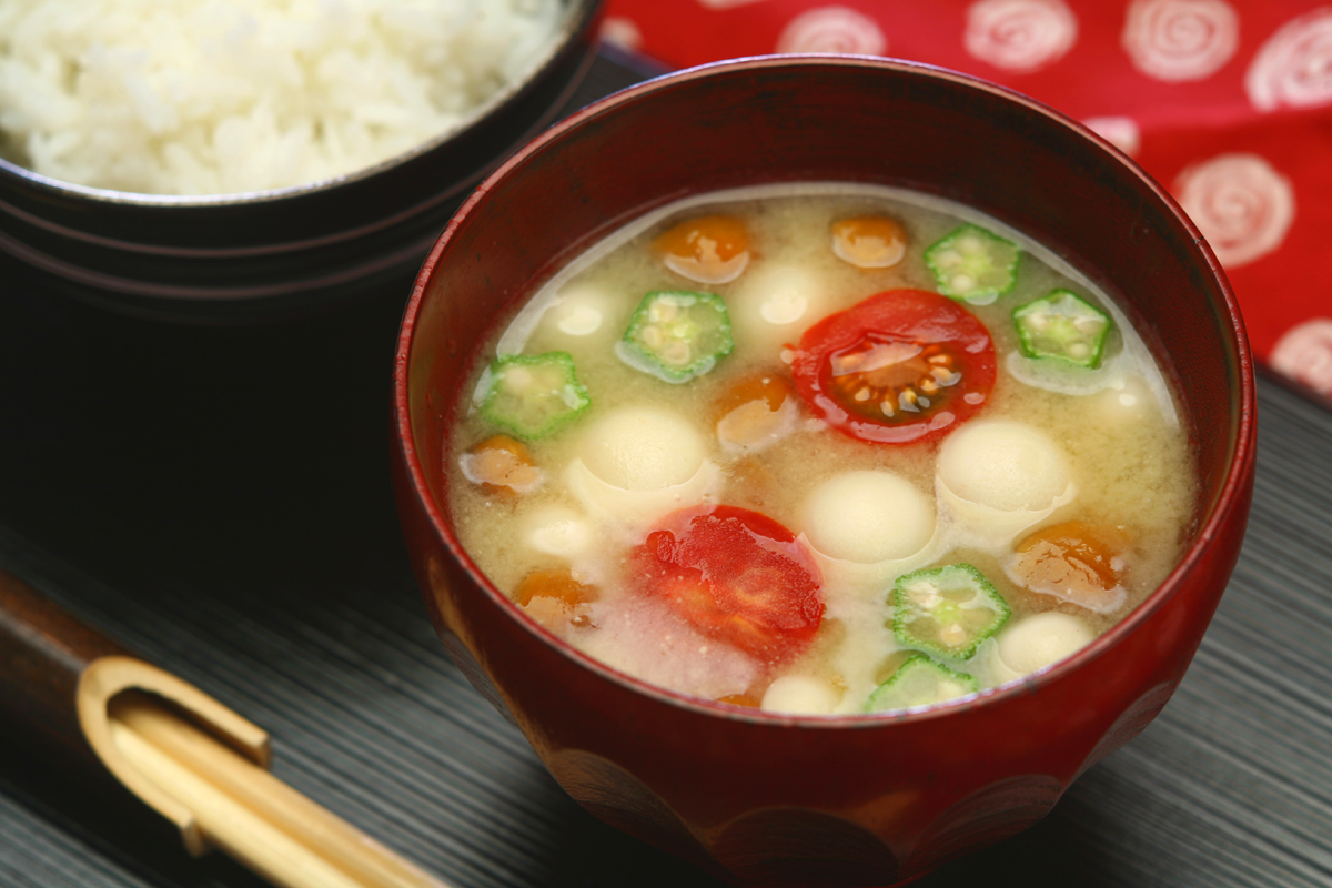 きのことミニトマトとオクラの味噌汁