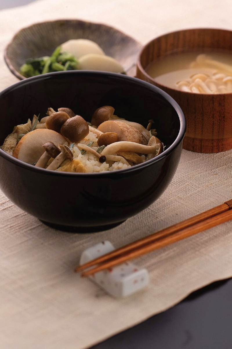 ブナシメジと里芋の炊き込みご飯