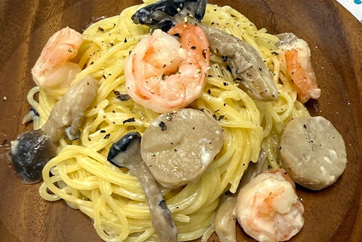 簡単！ワンパンきのこのえびのクリームパスタ