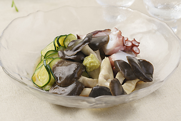 霜降りひらたけとズッキーニの“涼”酢の物