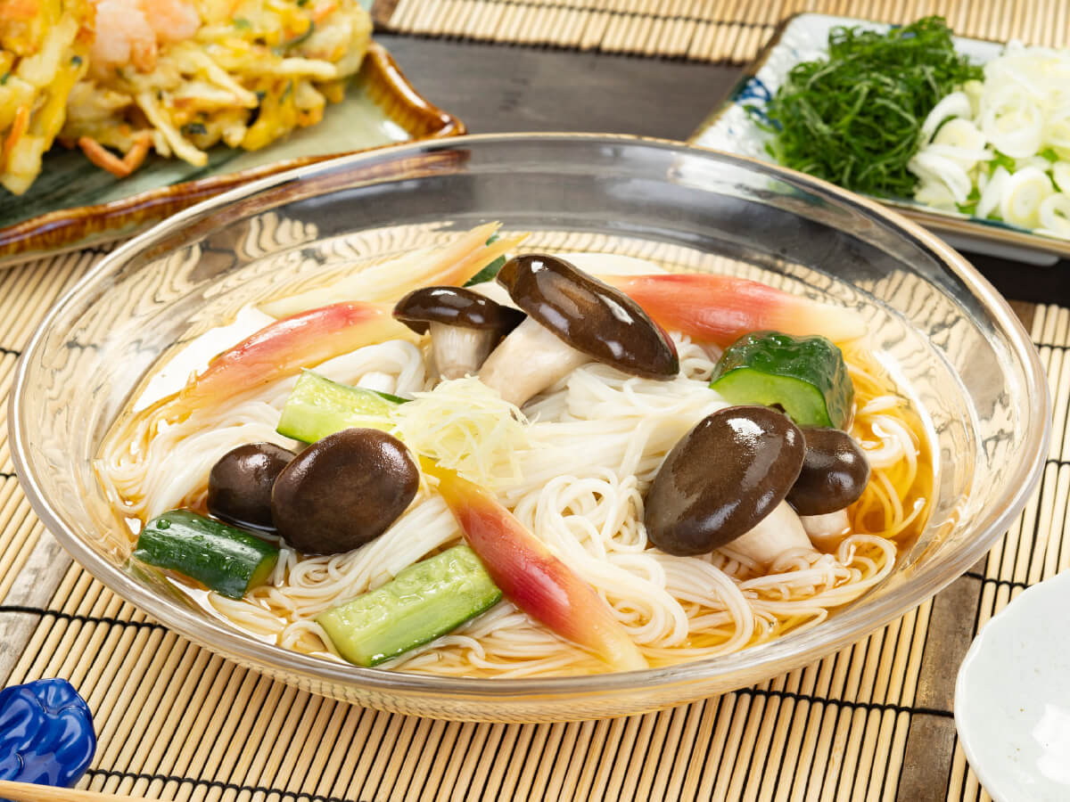 霜降りひらたけの冷やしそうめん
