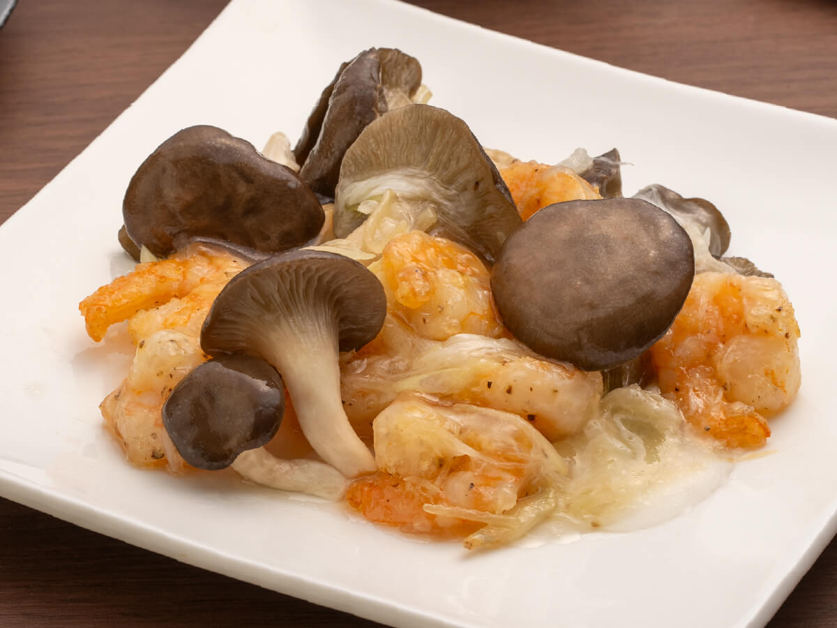 霜降りひらたけと海老の塩炒め